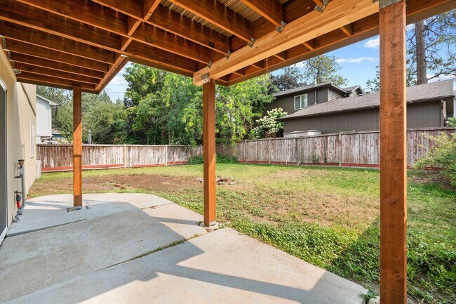 Building Photo - 3408 E 48th Ct