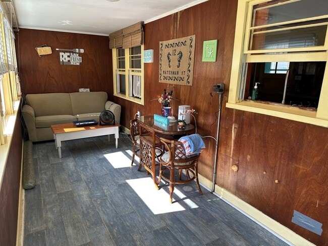 Building Photo - 12 Waterman St