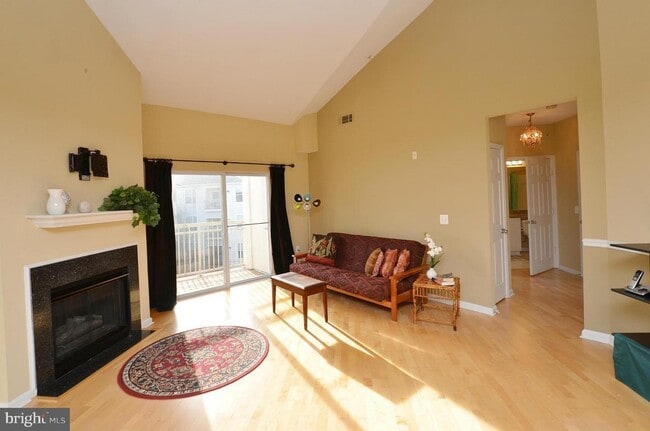 Living Area - 9486 Virginia Center Blvd