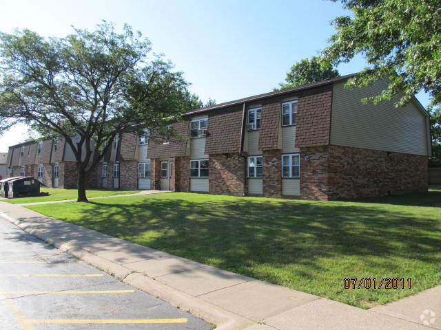 Building Photo - The Meadows