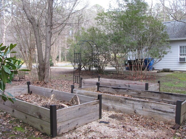 Building Photo - 2627 Bexley Ave