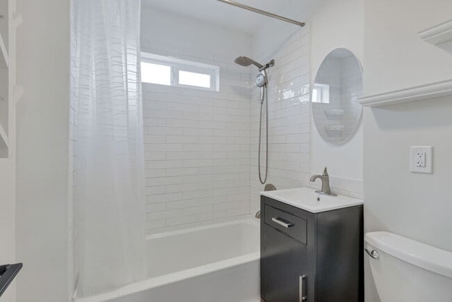 Building Photo - 134 S Quitman St