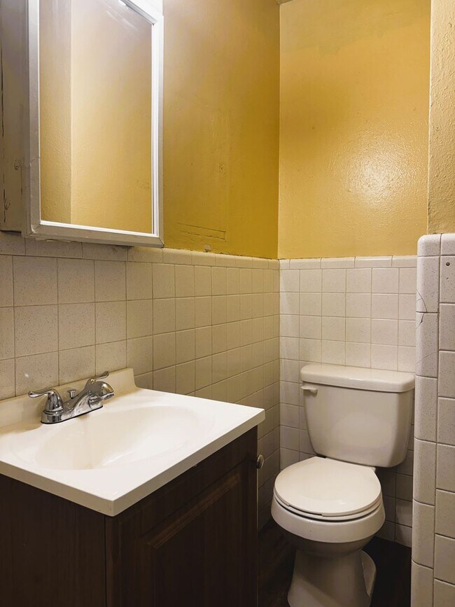 Building Photo - 2014 54th St