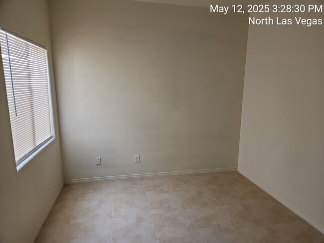 Building Photo - 3008 Logan Ave
