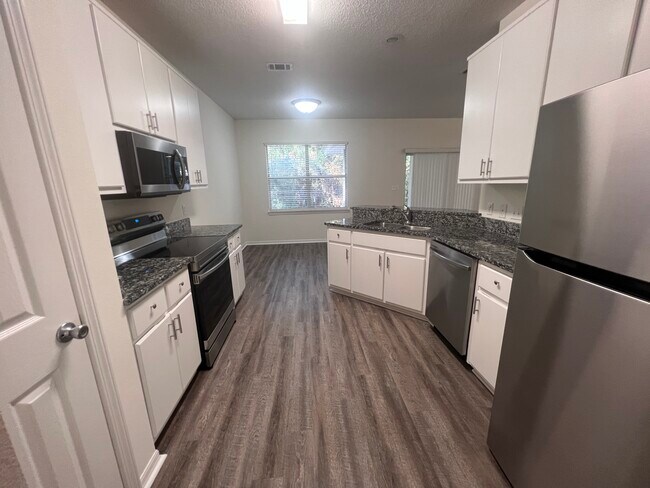 Building Photo - 49 Las Roblas Grande Dr