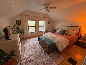 Building Photo - 315 12th St