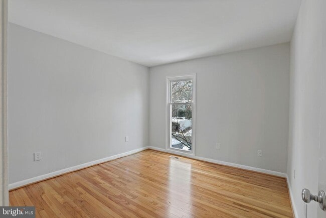 Building Photo - 1644 Wainwright Dr