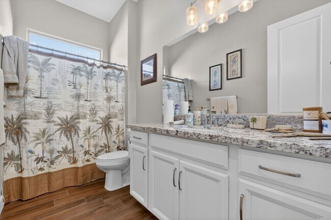 Building Photo - Walden Farms home with a great relaxing backyard!