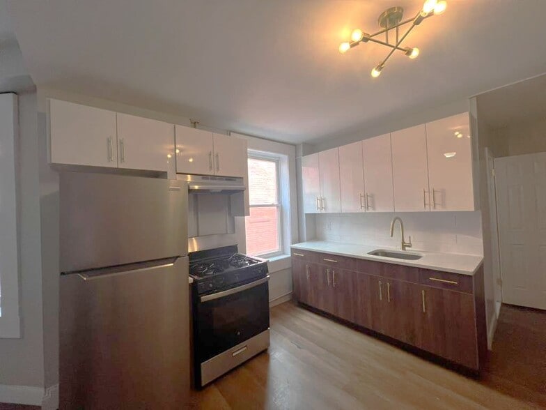 Building Photo - 937 Pavonia Ave