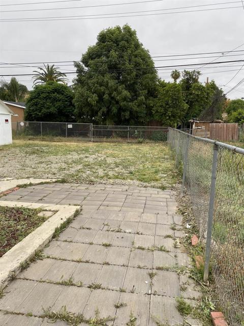 Building Photo - 16510 Lakeshore Dr