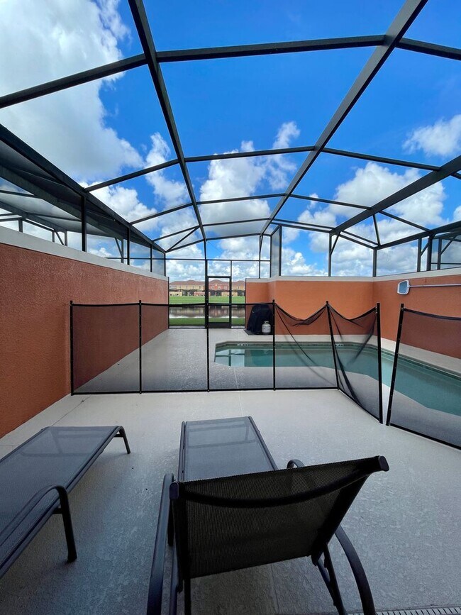 Building Photo - RENOVATED 4 bed 3 bath Completely FURNISHED with Private Pool in Resort Community