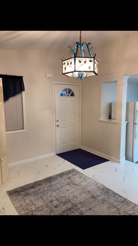 Building Photo - 160 W 13th St