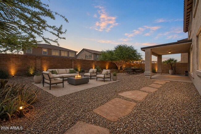Building Photo - 3119 W Pleasant Ln