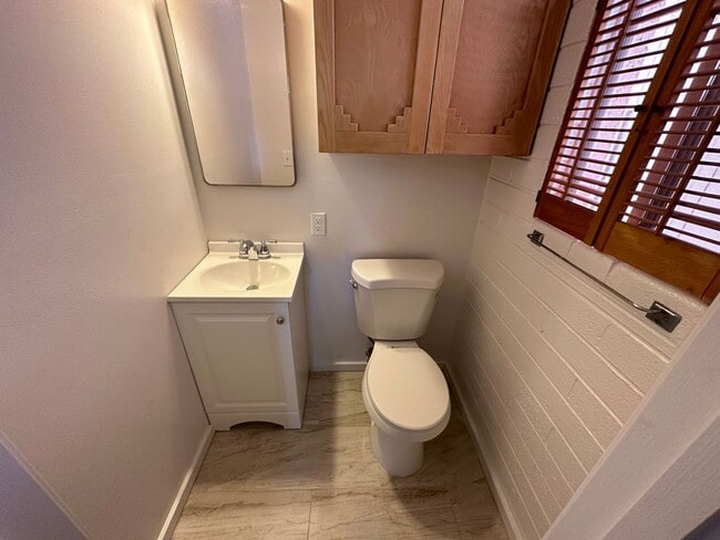 Building Photo - HOUSE - UPTOWN