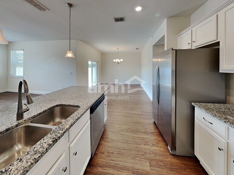 Building Photo - 7801 Stumble Journey Ln