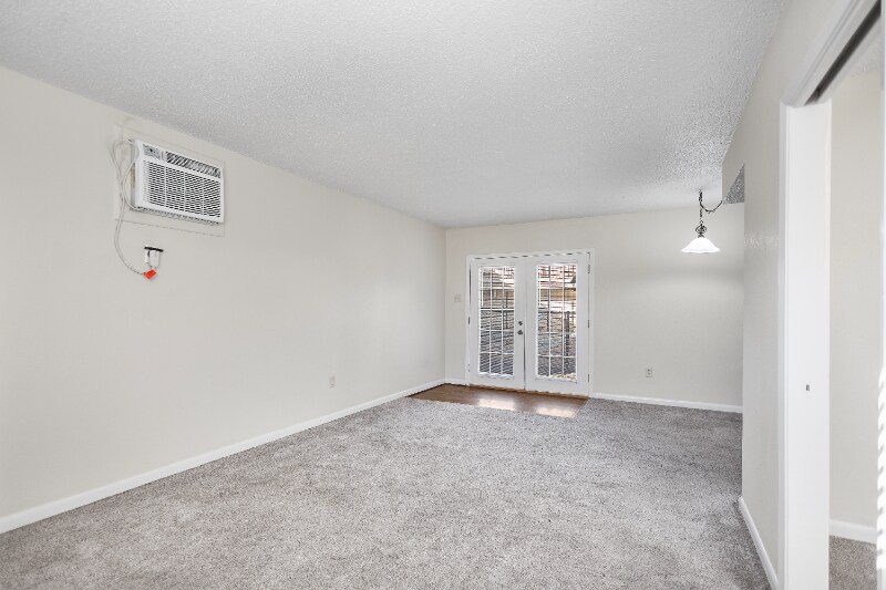 Building Photo - 901 Raguet St