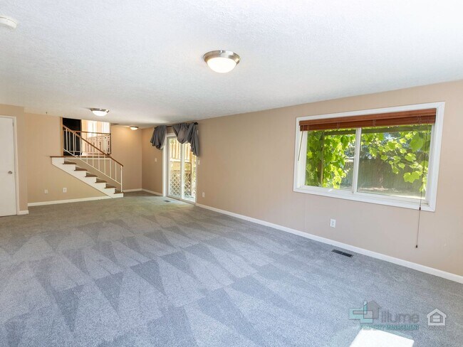 Building Photo - Beautiful 4 Bedroom Home