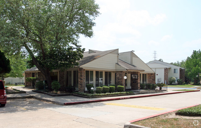 Primary Photo - Fawn Ridge Apartments