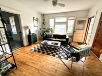 Building Photo - 1 Bedroom + Den  - St. Paul Duplex