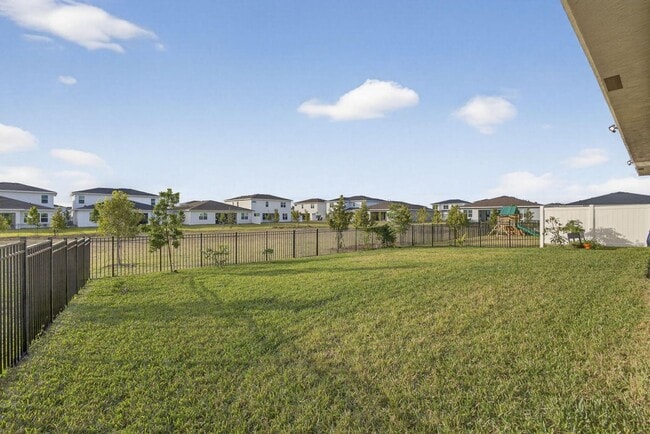 Building Photo - 1543 Stockbridge St