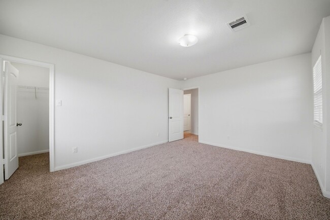 Building Photo - 2006 Quiet Palm Ln