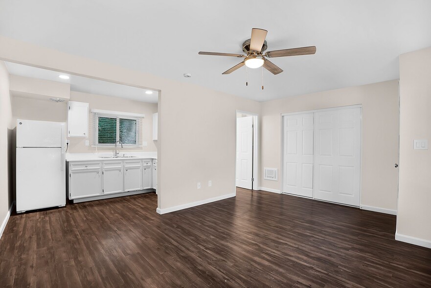 Interior Photo - Live the Point Loma Dream!