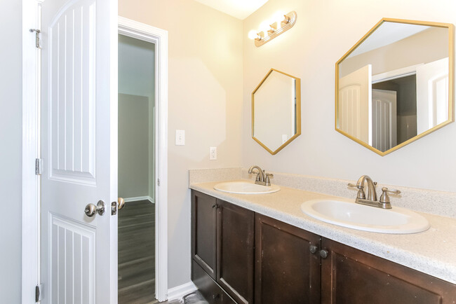 Building Photo - Charming 3 Bedroom Home in Augusta