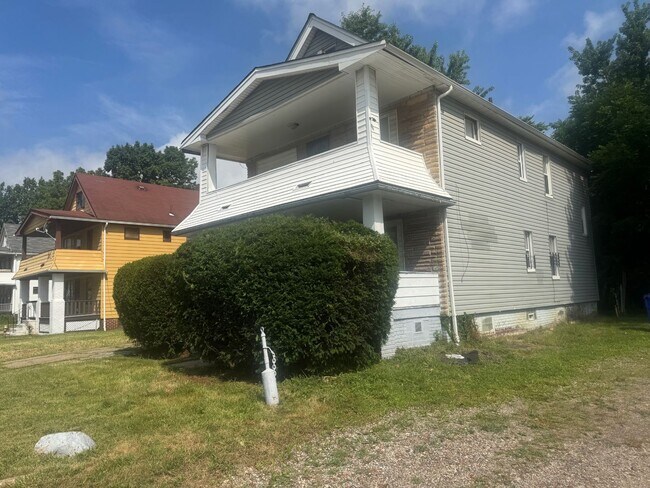 Building Photo - 11313 Continental Ave