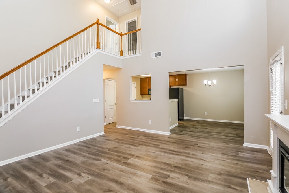 Building Photo - 6805 White Walnut Way