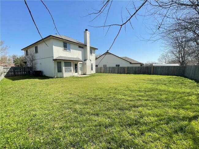 Building Photo - 110 Cotton Creek Way