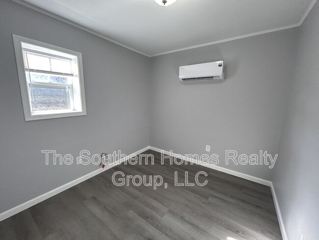 Building Photo - 1502 Richardson St