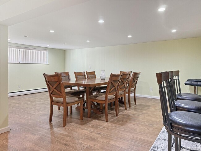 Building Photo - 716 Park Ln