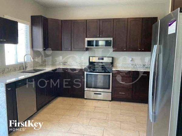 Building Photo - 1708 Mizzenmast Ave