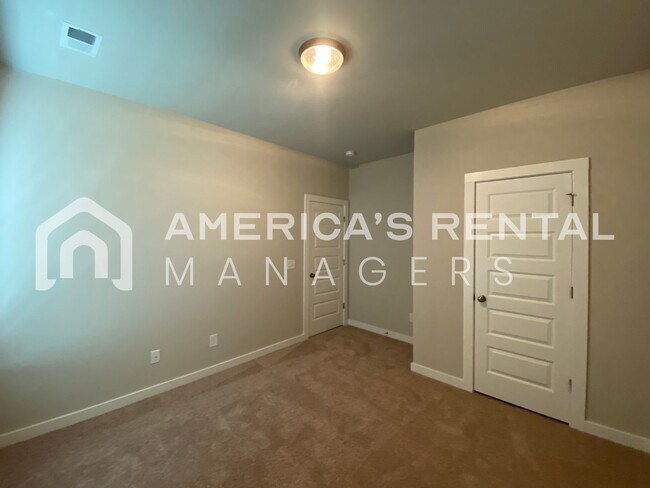 Building Photo - 170 Ridgeview Cir