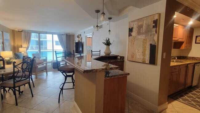 Building Photo - 6917 Collins Ave