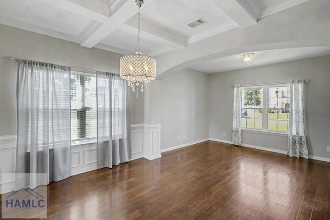 Building Photo - 976 Oak Crest Dr