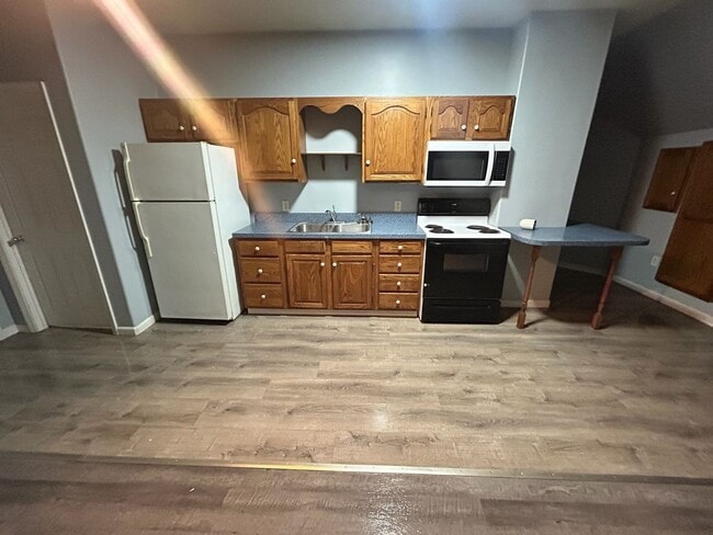 Building Photo - 516 W Third st