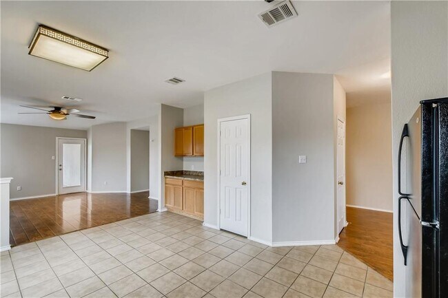 Building Photo - 229 Killian Loop