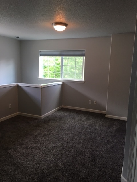 Building Photo - 16832 NW Oak Creek Dr