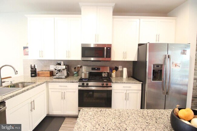 Building Photo - 6210 Monitor St