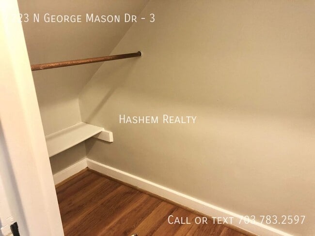 Building Photo - 223 N George Mason Dr