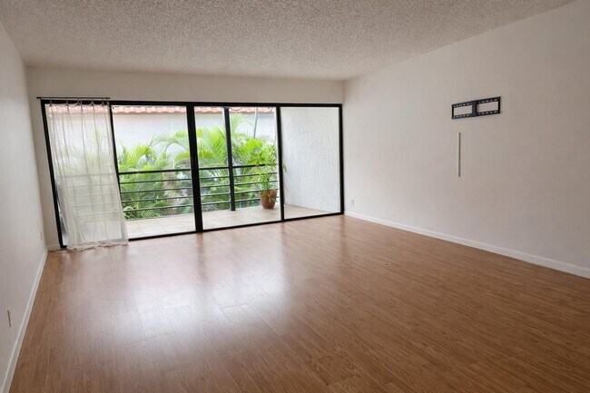 Building Photo - 2001 Woolbright Rd