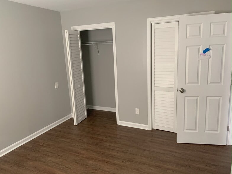 641- Bedroom - 641 Formwalt St Sw