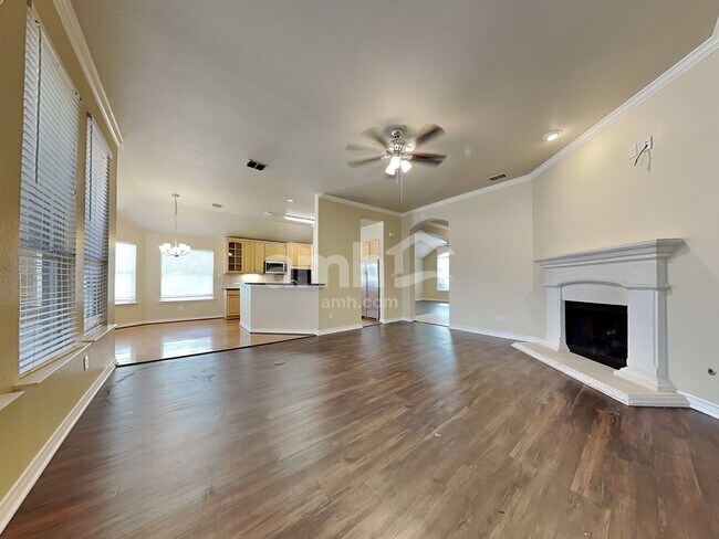 Building Photo - 989 Dogwood Ln