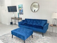 Building Photo - 17 NE 9th Ave