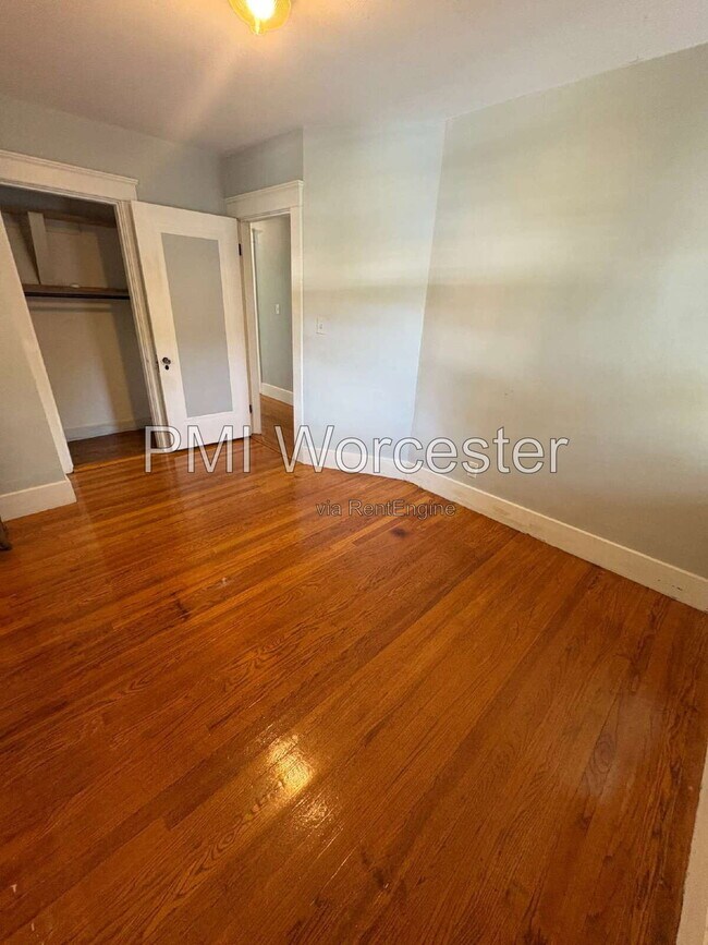 Building Photo - 465 Chandler St