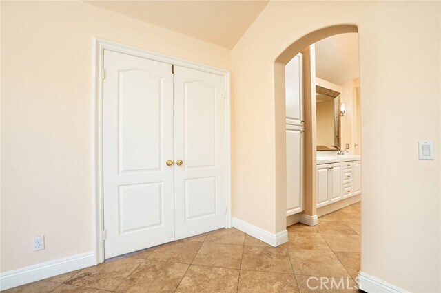 Building Photo - 12 Savona Ct