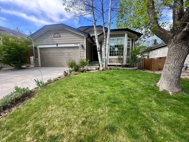 Building Photo - MOVE-IN SPECIAL - One Month Off! 3 Bedroom...