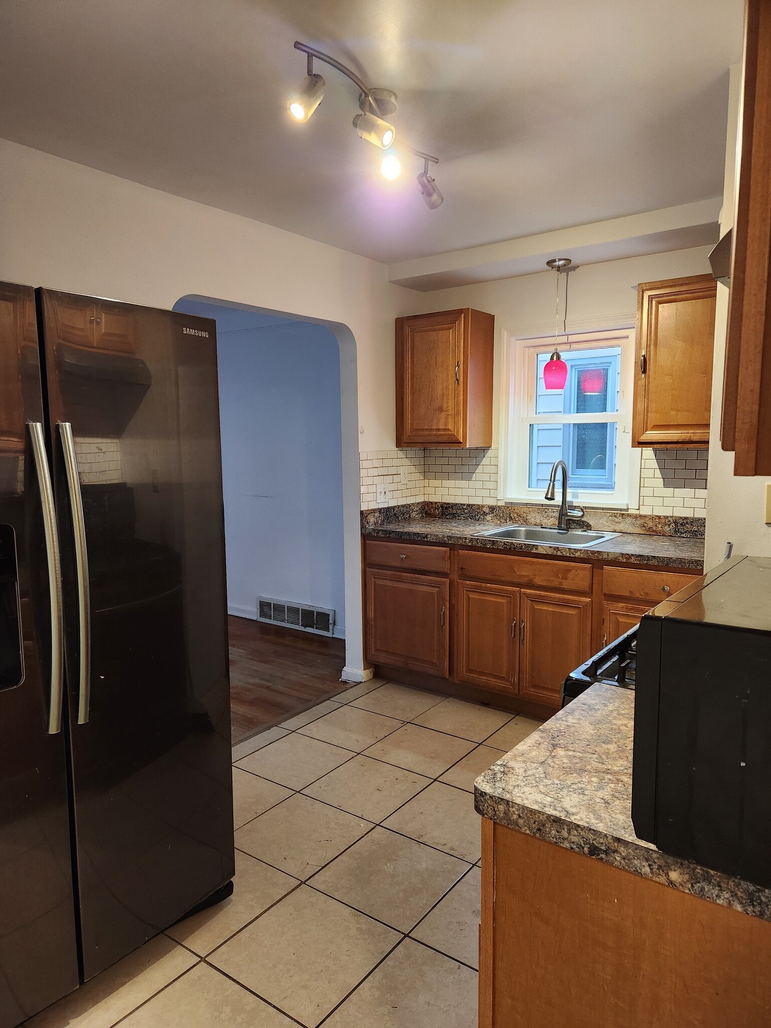 Building Photo - 7615 Ivandale Dr