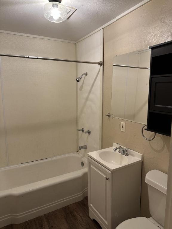 Building Photo - 804 Ave I